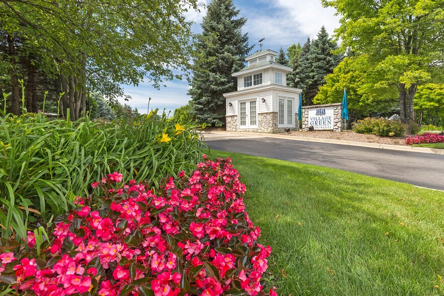 Primary Photo - Village Green of Rochester Hills