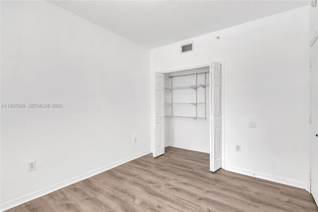 Building Photo - 6700 NW 114th Ave