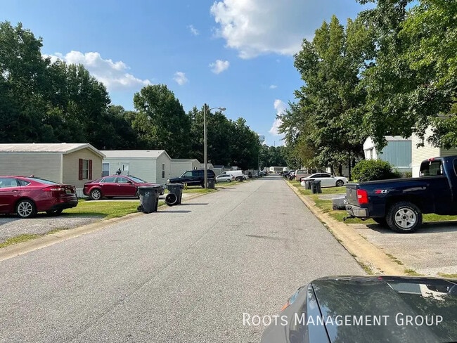 Building Photo - 387 Webster Rd