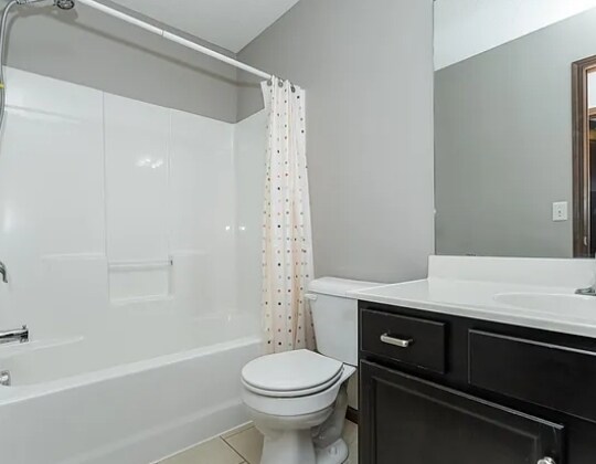 Main floor bathroom - 5445 Florence Dr NW