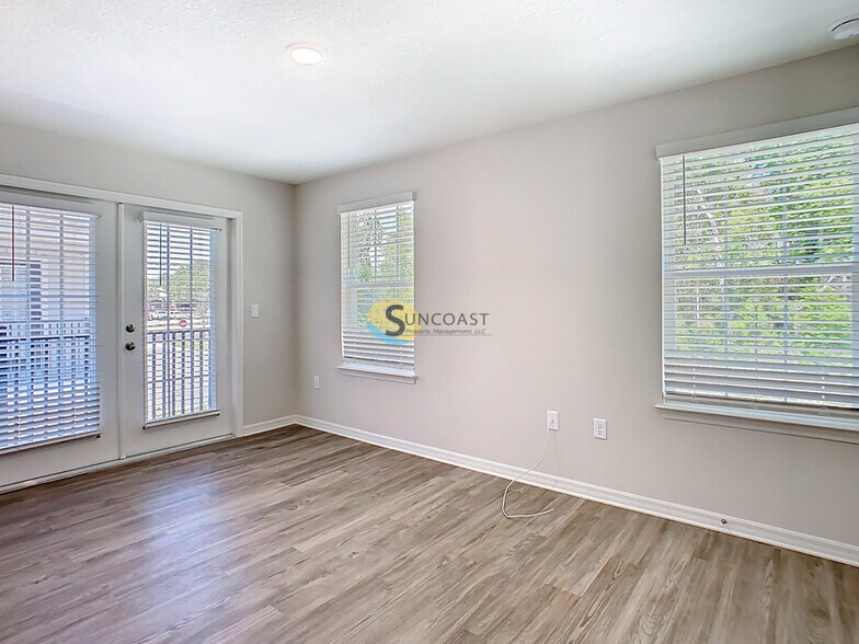 Building Photo - 3821 SW 43rd Ct