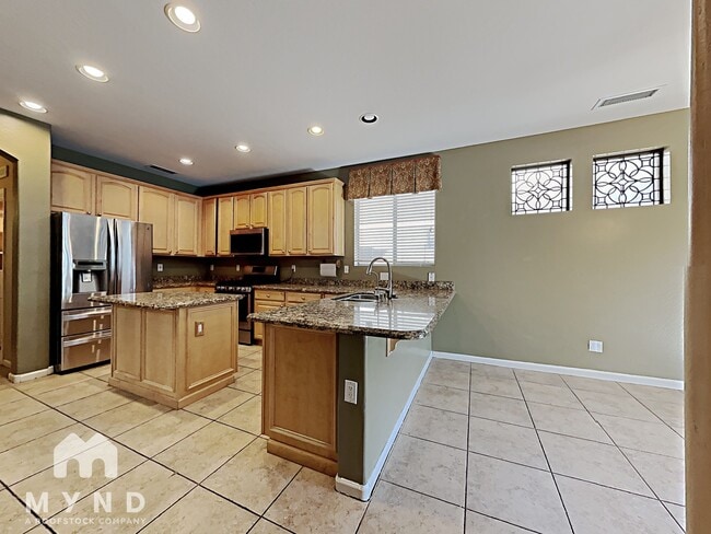 Building Photo - 231 W Flamingo Dr
