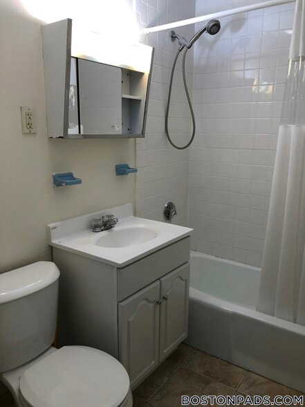 Building Photo - 122 Dustin St