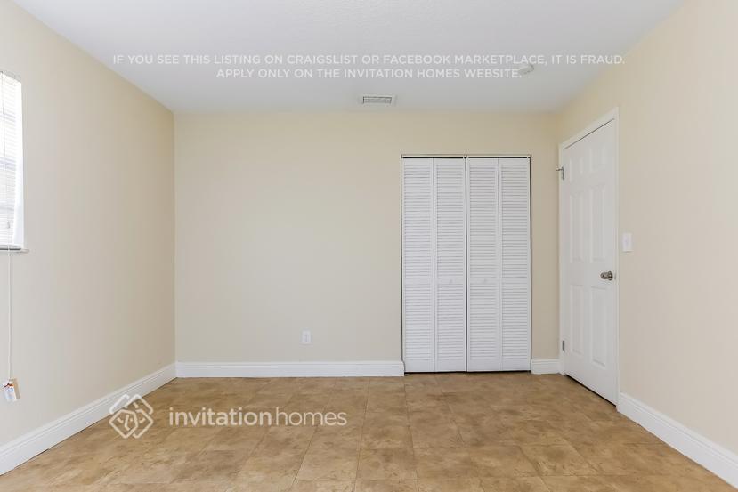 Building Photo - 7441 Douglas St