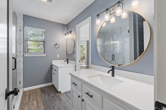 Building Photo - 11085 Jake Pearson Rd