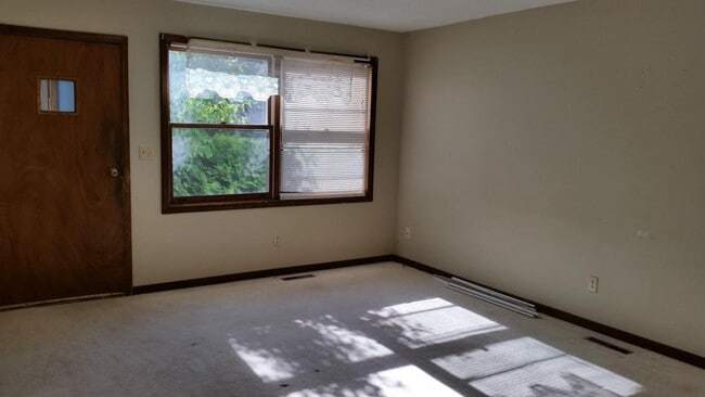 Building Photo - 317 High St