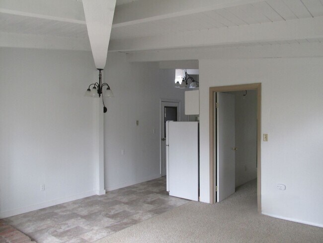 Building Photo - 1804 Hassler Ln