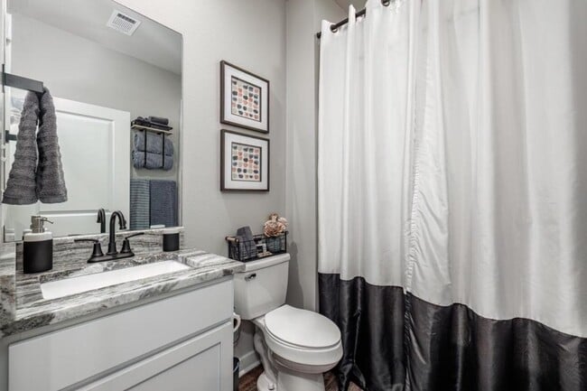 Building Photo - 117 Lookout Point