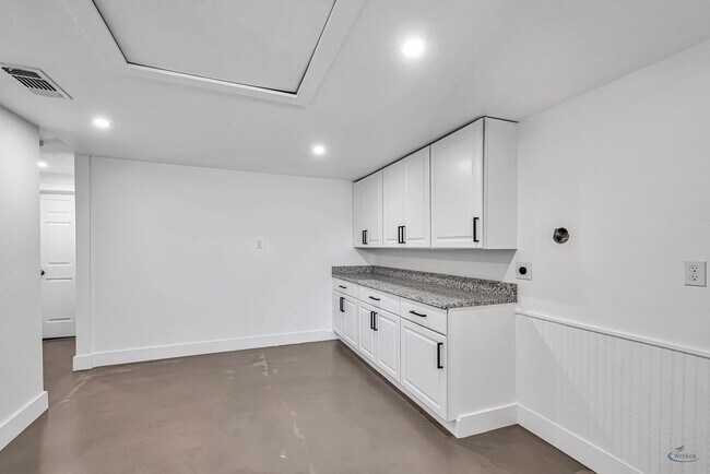 Building Photo - 1607 Butternut Ln