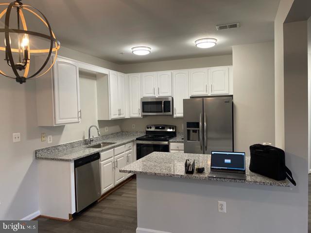 Building Photo - 6475 Cheyenne Dr
