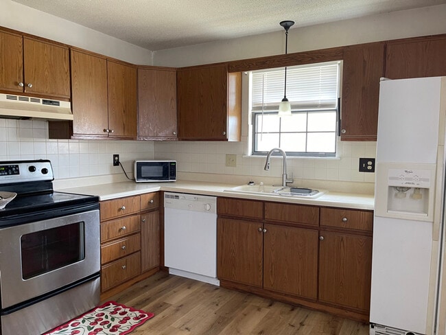 Building Photo - 8212 Spring Valley Rd