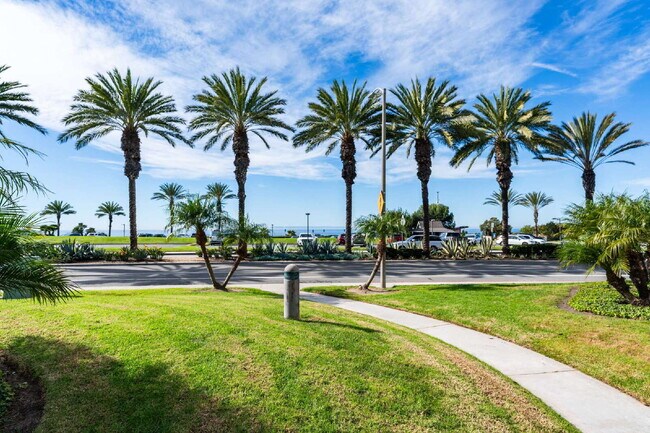 Building Photo - Ocean Views – Beachside Living