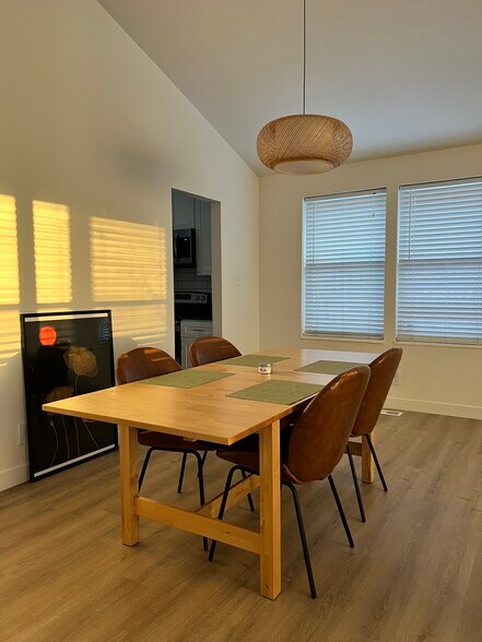 dining room (dawn) - 5265 Scranton Ct