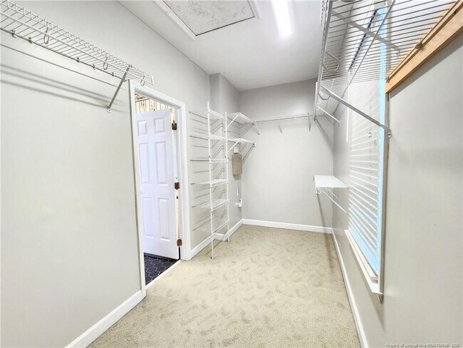 Building Photo - 260 Lick Creek Dr