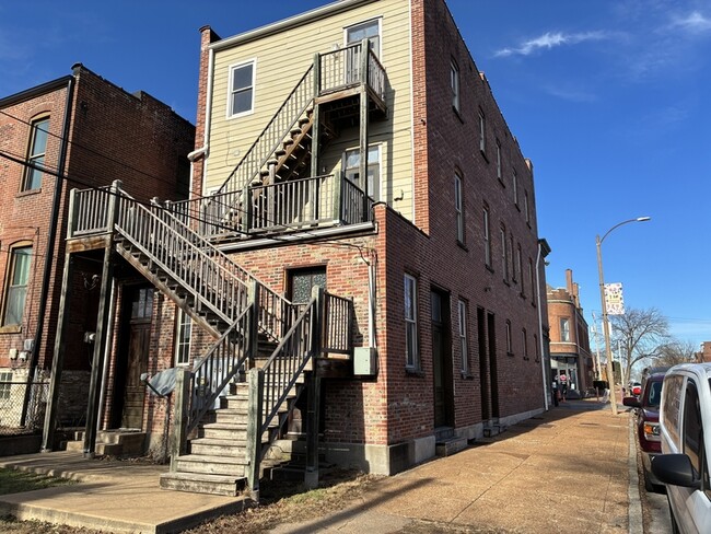 Building Photo - 2900D Cherokee St.