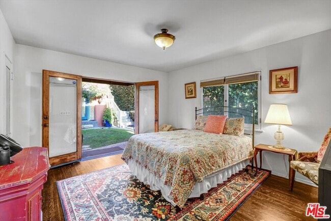 Building Photo - 212 3rd Ave