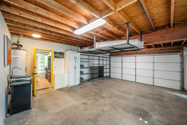 Building Photo - 2748 E Via Escuela