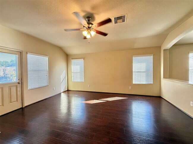 Building Photo - 24210 Silversmith Ln