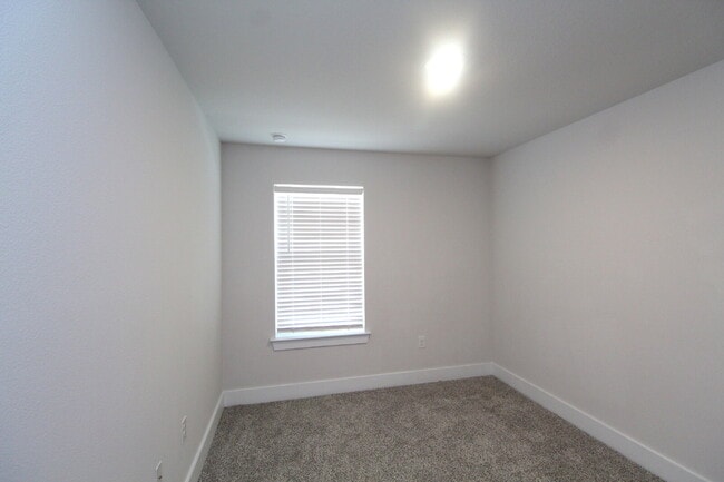 Building Photo - Nature Creek 3BD Townhome w/ Garage, Pool ...