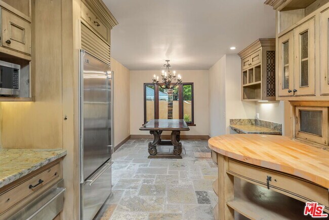 Building Photo - 16141 Bayberry Pl