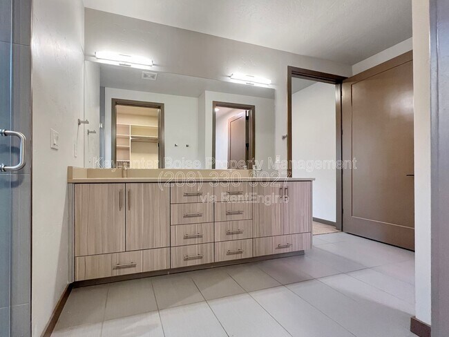 Building Photo - 2640 W Neff St