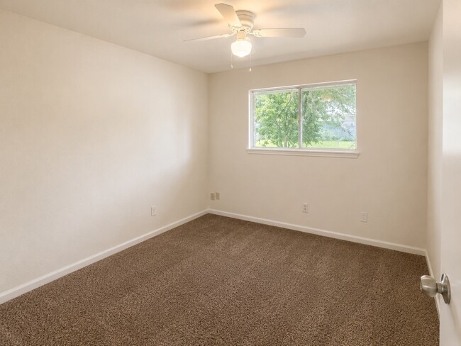 Building Photo - 7607 Salge Dr