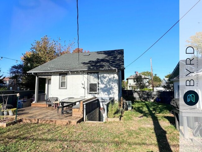Building Photo - 3256 Cliff Ave