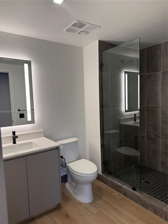 Building Photo - 307 SW 5th St