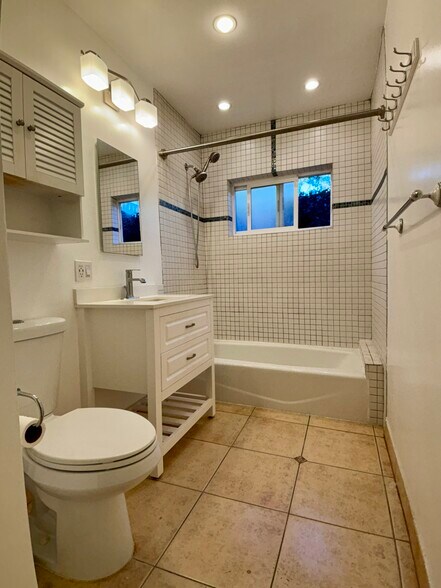 Unit 1 - 538 Brooks Ave