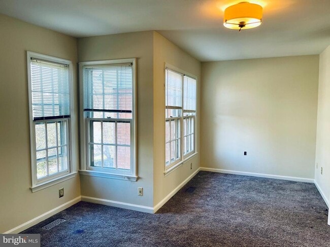 Building Photo - 1814 Duffield Ln