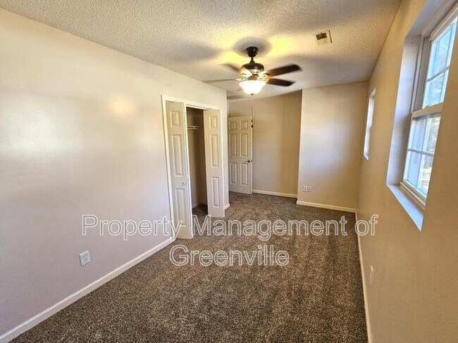 Building Photo - 107 Fowler St