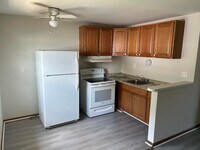 Building Photo - 161 D View Ave