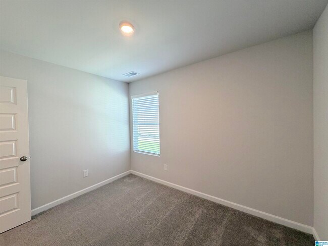 Building Photo - 174 Hill Ln