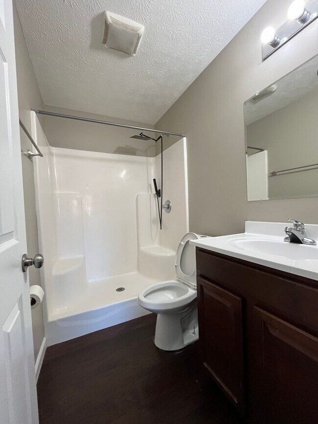 Building Photo - Single Family 2 bedroom 2 bathroom