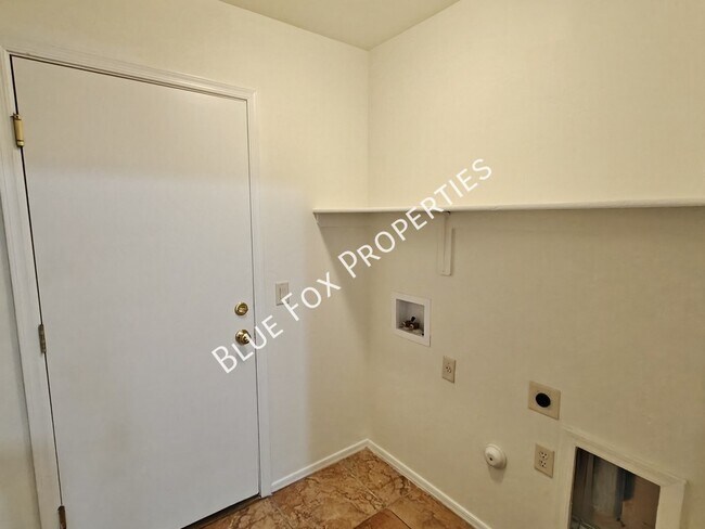 Building Photo - 10923 S Lake Gambusi Dr