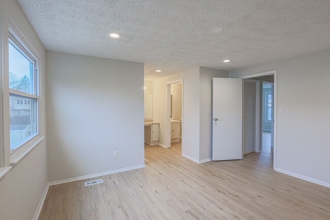 Building Photo - 426 Mystic View Turn