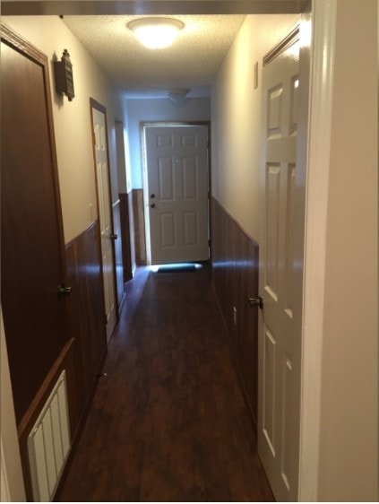 Building Photo - River Valley Realty- Stonehill Apartments