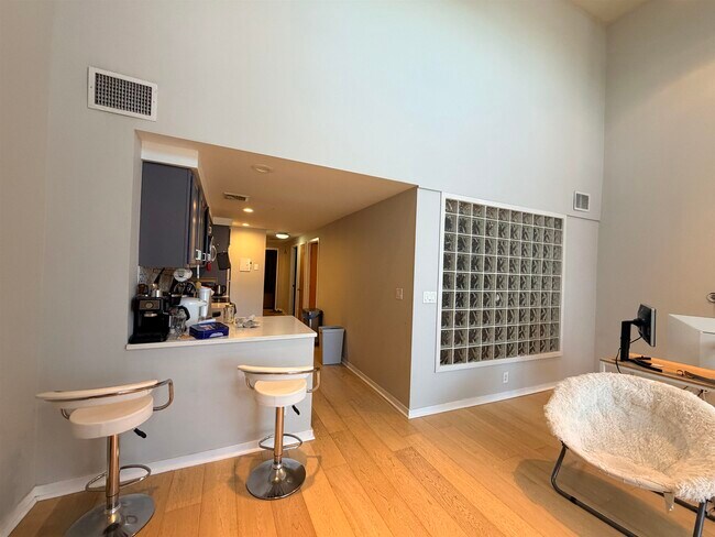 Building Photo - 689 Marin Blvd