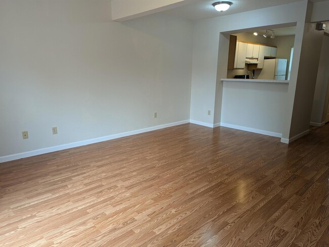 Building Photo - 3122 W Kunkle Blvd