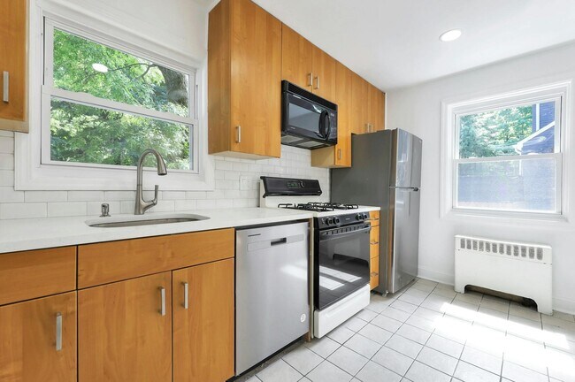 Building Photo - 179A Christie Heights St