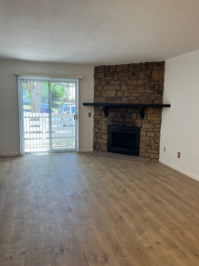 Building Photo - 8555 Fairmount Dr