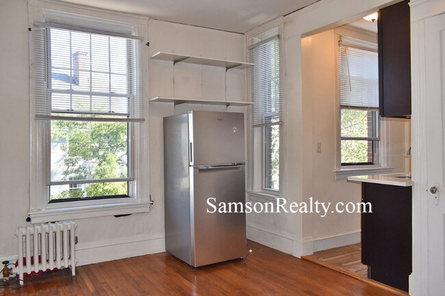 Building Photo - 257 Gano St