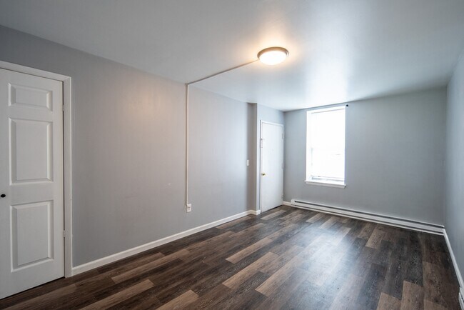 Building Photo - 50-62 East Street - 7B
