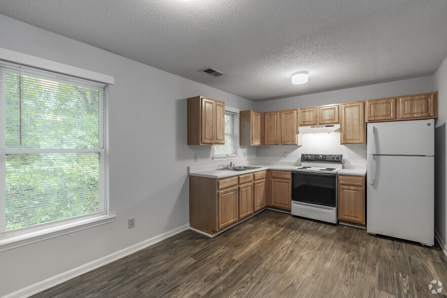 Kitchen - 2BR, 1BA - 880SF - Davis Mills