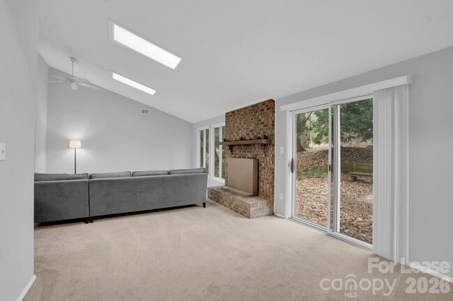 Building Photo - 2427 Studley Rd