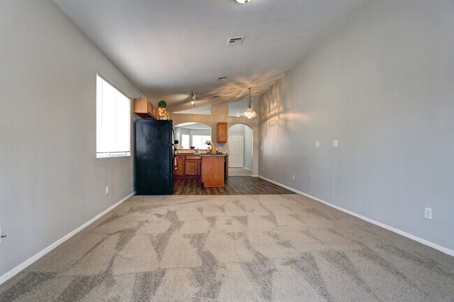 Building Photo - 3829 White Quail Ct