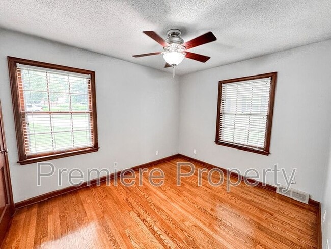 Building Photo - 3029 W 74th St