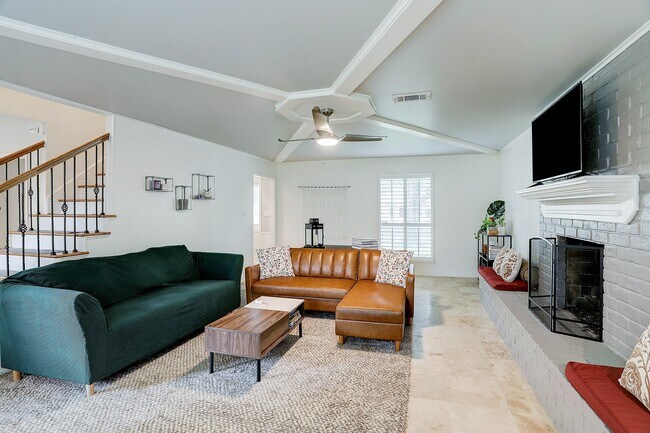 Building Photo - 12523 Briar Forest Dr