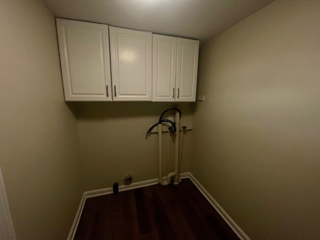 Building Photo - Freshly updated two bedroom, 1 bath house ...