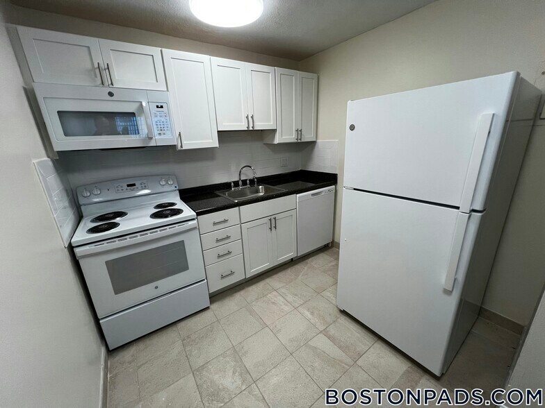 Building Photo - 84 Gardner St